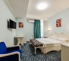 Двухместный номер Стандарт с балконом двуспальная кровать в Dvin