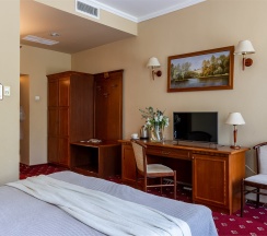 Улучшенный двухместный номер в Голден отель