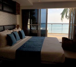 Люкс Spa Bath с 2 комнатами с балконом и с видом на море в Отель Royal Beach Boutique Resort & Spa