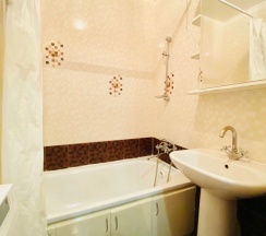 Апартаменты с балконом и с видом на город в Apartments on str. International, bld. 36