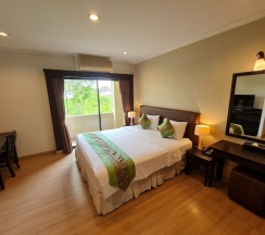 Люкс Executive с балконом в Grand Garden Hotel & Residence
