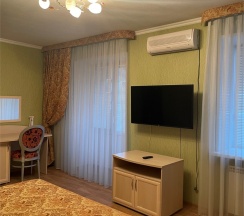 Deluxe Suite , гостиная +спальня в Дом иностранных специалистов