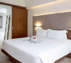 Двухместный люкс Executive с видом на бассейн двуспальная кровать в Veranda Resort & Villas Hua Hin - Cha Am