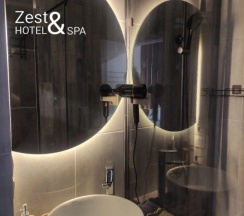 Двухместный номер Deluxe двуспальная кровать в Zest Hotel Spa