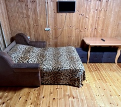 Четырехместный номер с собственной ванной комнатой в Кругозор 2