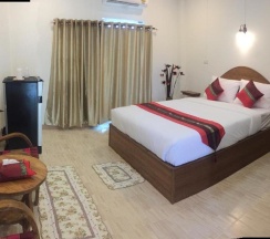 Двухместный номер Standard двуспальная кровать в Maesot Siri Hotel