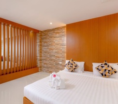 Семейный люкс с балконом в Club Bamboo Boutique Patong Beach Resort