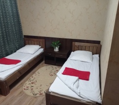 Трёхместный номер эконом-класса в Людмила