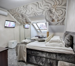 24 семейный номер Мансарда с 2 комнатами с балконом и с видом на море в Exclusive Hotel&Apartments