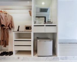 Двухместный номер Deluxe Terrace с балконом и с видом на бассейн 2 отдельные кровати в Thavorn Palm Beach Resort Phuket