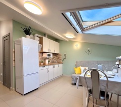 Апартаменты №10 "Люкс" на мансардном этаже в Саквояж