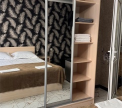 Стандартный трехместный номер собственной ванной комнатой в Кипарис