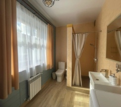 Шестиместный коттедж в Гостевой дом