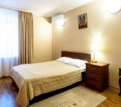 Номер полулюкс с 1 двуспальной кроватью в Рубин