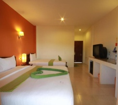 Трёхместный номер Standard в Tharathip Resort