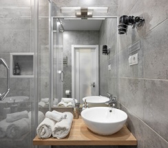 Четырёхместные апартаменты с кухней Geometria, Станюковича 3 в Panorama Suites Group