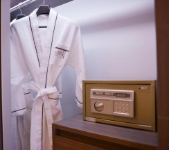 Трёхместный номер Deluxe в Picnic Hotel Bangkok