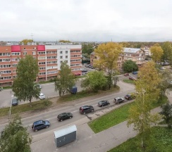 Четырёхместный люкс Superior с балконом и с красивым видом из окна в Апартаменты Гагарина 25