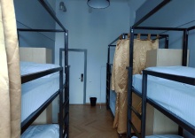 Верхнее место в женском 6ти местном номере №406 в Bla Bla Hostel
