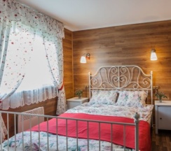 Уют 2 - Двухкомнатные апартаменты с сауной, камином и террасой в Каменец