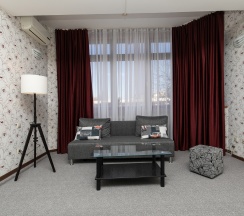 2-х местный номер повышенной комфортности с большой кроватью в Жемчуг