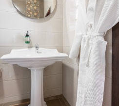 Двухместный номер Deluxe с видом на город двуспальная кровать в Театр