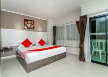 Номер Deluxe в Natural Beach Hotel Pattaya