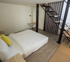 Двухместный номер Standard с видом на город двуспальная кровать в Rainbow Hotel