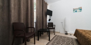 Пицунда: Гостевой дом Guest House Sunrise