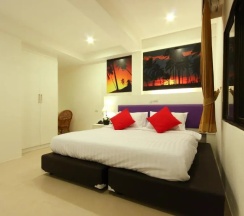 Двухместный номер Superior (двуспальная кровать) в Armoni Patong Beach Hotel