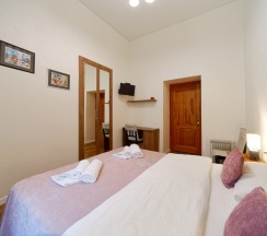 Двухместный номер с двуспальной кроватью и допместом в Светлый у Эрмитажа