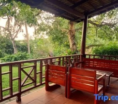 Семейное бунгало с видом на сад в Hong Bin Bungalow Resort