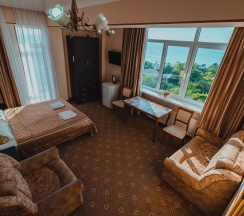 2-комнатный номер стандарт с 1 односпальной и 1 двуспальной кроватью в Анапа