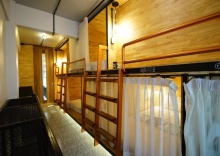 Женская капсула в Sleep Owl Hostel