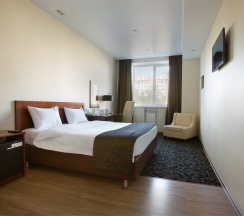 Стандарт с большой кроватью king size в Бенефит Плаза