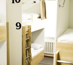 Кровать в общем номере в Yassi Hostel