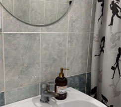 Стандартный трехместный номер собственной ванной комнатой в Кипарис