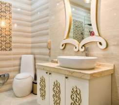 Двухместный люкс с балконом и с видом на город двуспальная кровать в Megapolis Hotel Shymkent