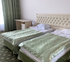 Люкс трехкомнатный в Империал