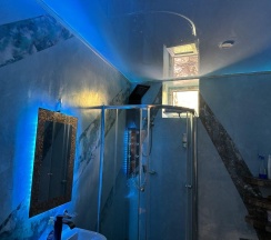 Комната стандарт с 3 односпальными кроватями в Как дома