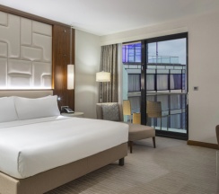 Двухместный номер Executive с балконом и с видом на море (двуспальная кровать) в Hilton Batumi