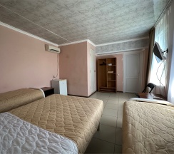 Четырехместный номер стандарт в Come Inn
