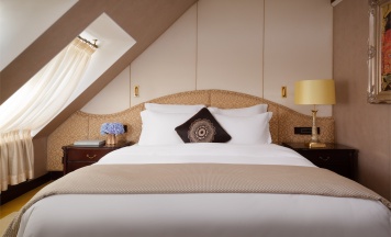 Мансардный номер в The St. Regis Moscow Nikolskaya