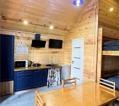 Шале 5. Четырёхместный номер комфорт с видом на горы в Белый волк