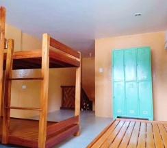 Кровать в общем номере (мужской номер) в Seaside Hue Resort