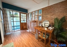 Четырёхместный номер Standard в T-House BKK 2floors near BTS with Swimming pool and Free Wifi