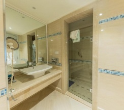 Номер Deluxe с балконом в Sunrise Crystal Bay Resort