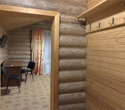 Номер в деревянном домике с одной 2-спальной кроватью и кухней в Лежневская лагуна