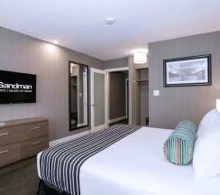 Двухместный люкс Standard двуспальная кровать в Sandman Signature Calgary Downtown Hotel