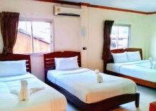 Четырёхместный номер Deluxe в Golden Bee PhiPhi Hostel